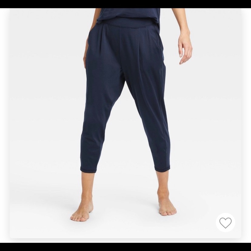 Women’s Loose Fit Mid-Rise Practice Pants- Size S